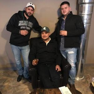 Meet your Posher, Simon